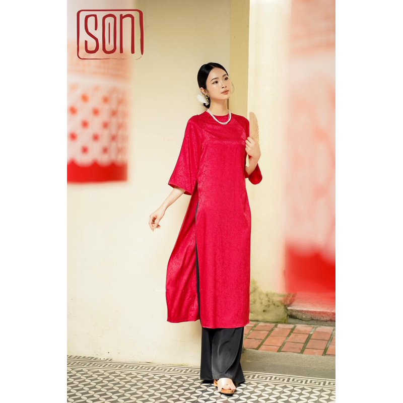 Áo dài gấm suông