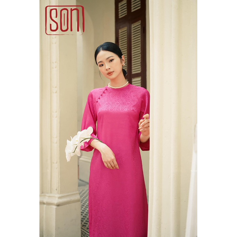 Áo dài gấm suông