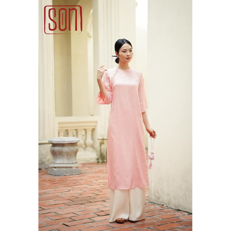 Áo dài gấm suông