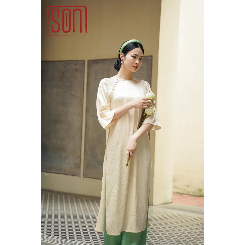 Áo dài gấm suông