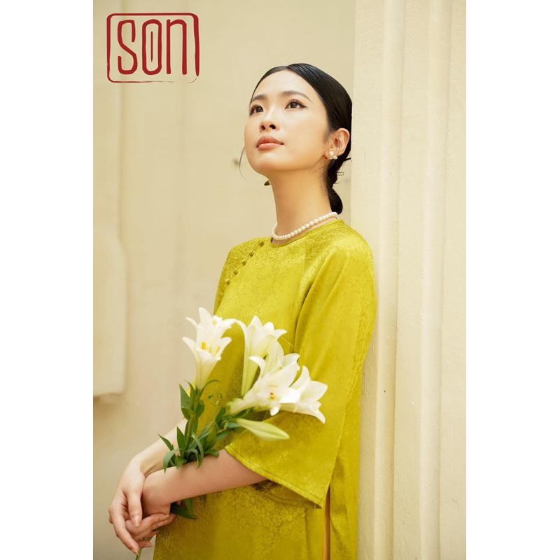 Áo dài gấm suông