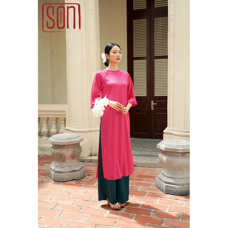 Áo dài gấm suông