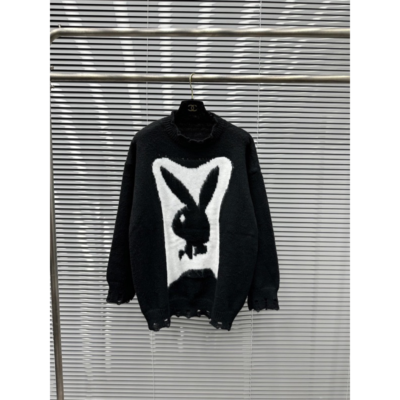 Áo len hoạ tiết thỏ play đơn giản,áo len nam nữ basic thỏ play đen