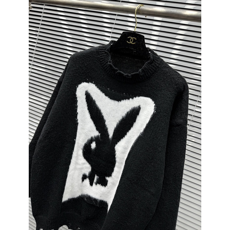 Áo len hoạ tiết thỏ play đơn giản,áo len nam nữ basic thỏ play đen