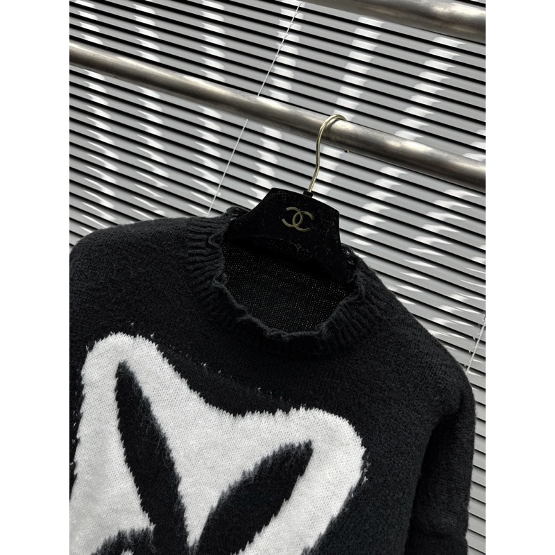 Áo len hoạ tiết thỏ play đơn giản,áo len nam nữ basic thỏ play đen