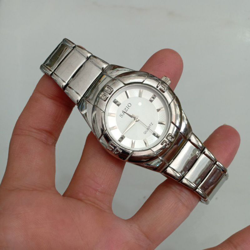 Đồng hồ si nam hiệu SAZIO màu bạc độ mới 90%