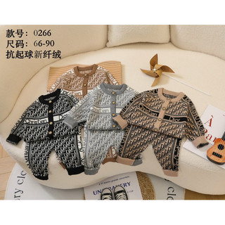 Bộ len Dior cài cúc