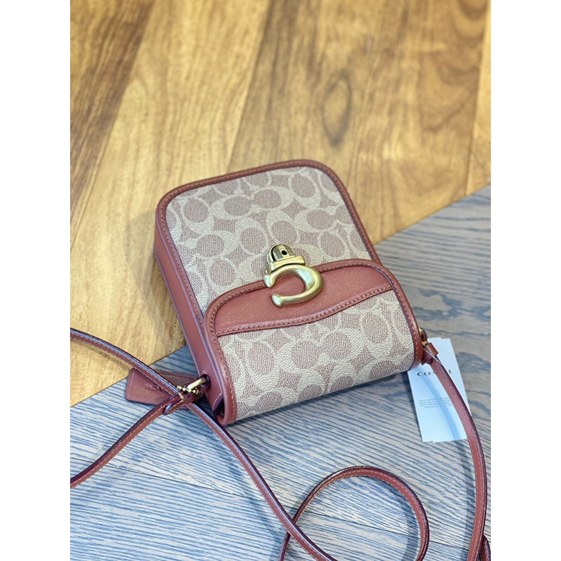 Túi đeo chéo Coach Tall Studio dáng phone