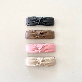 Kẹp tóc da nữ tính Modleaf Latter ribbon pin Hàn Quốc