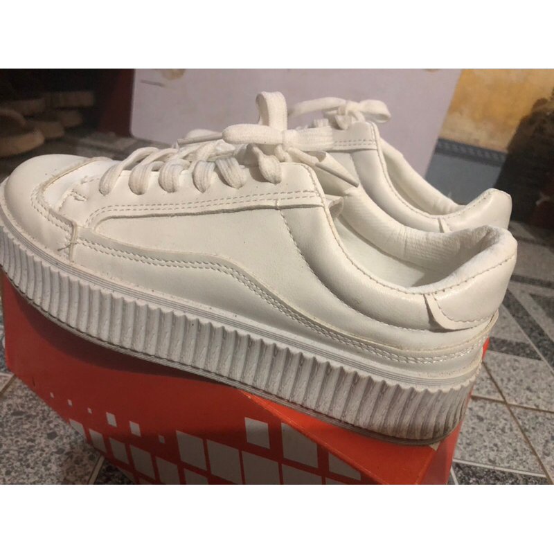 Pass giày new chưa đi lần nào size 37 ảnh sau là tự chụp