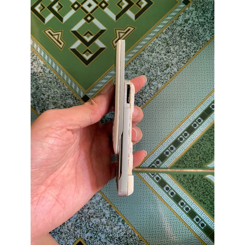 Xác điện thoại Sony Ericsson W205