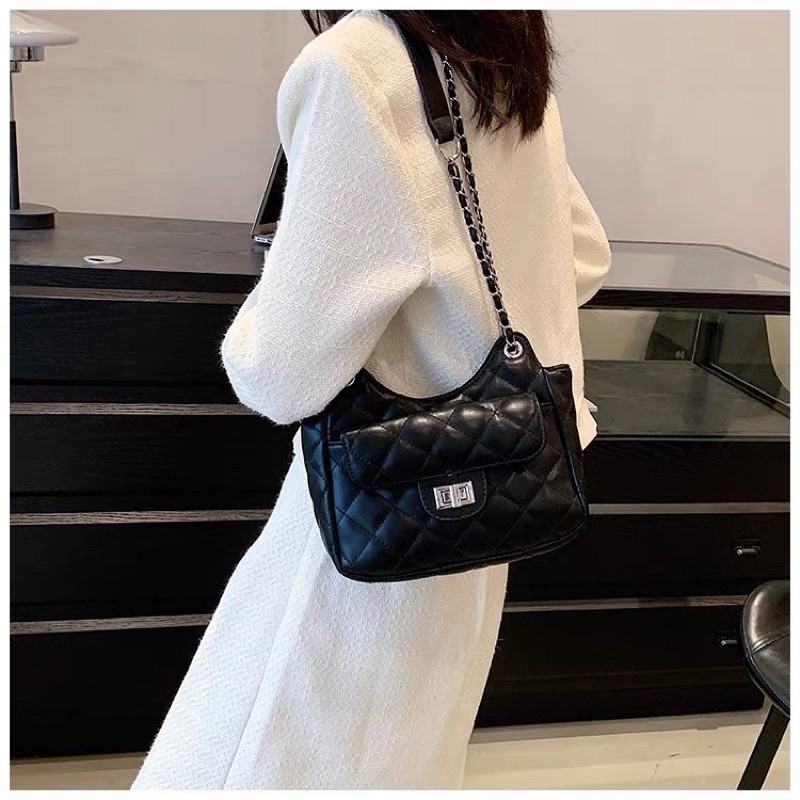 Túi xách nữ túi đeo chéo túi đeo vai trần trám khóa xoay có túi nhỏ