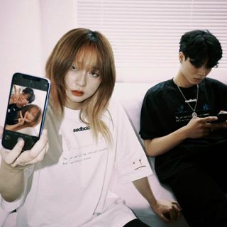 Áo phông nam form rộng local brand Sadboiz khủng long giá rẻ oversize tay lỡ cổ tròn unisex basic đen trắng - Gin store