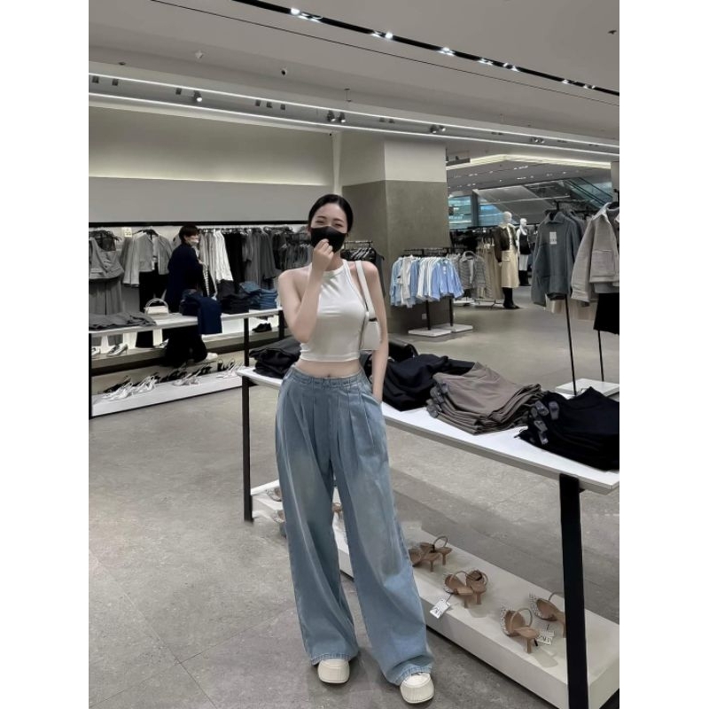 Set áo 3 lỗ croptop trắng kèm quần jaen suông có túi 2 bên và khóa kéo bên hông