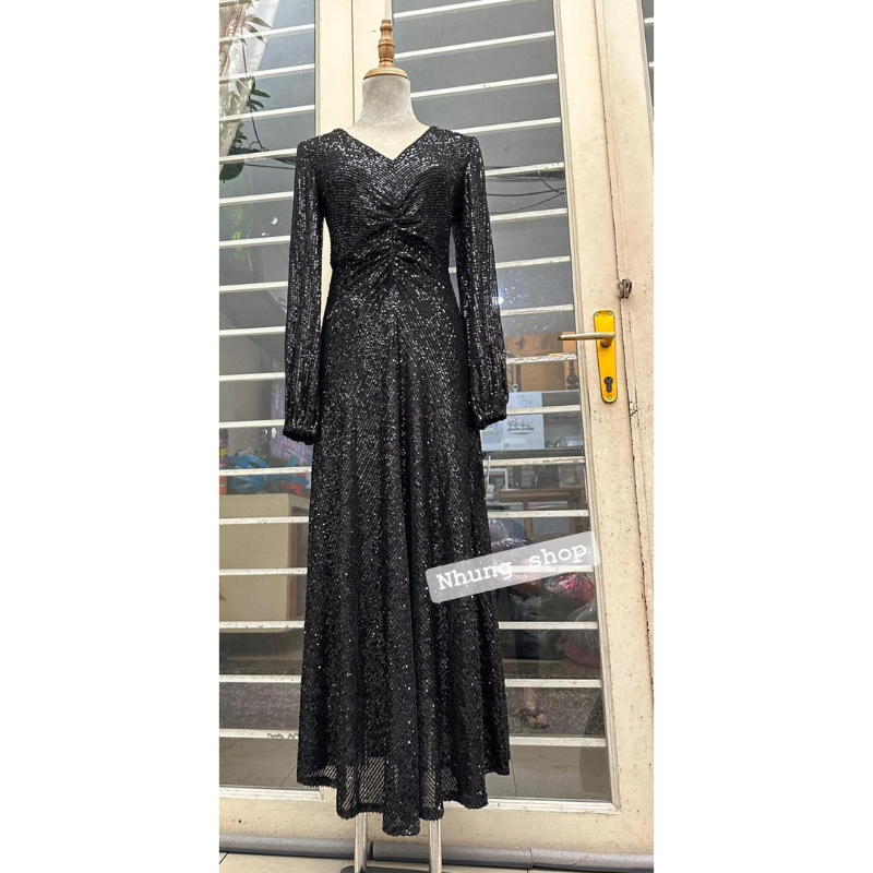 Taylor xuất dư kim sa dạ hội siêu tôn dáng