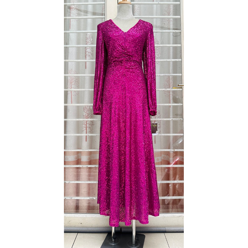 Taylor xuất dư kim sa dạ hội siêu tôn dáng