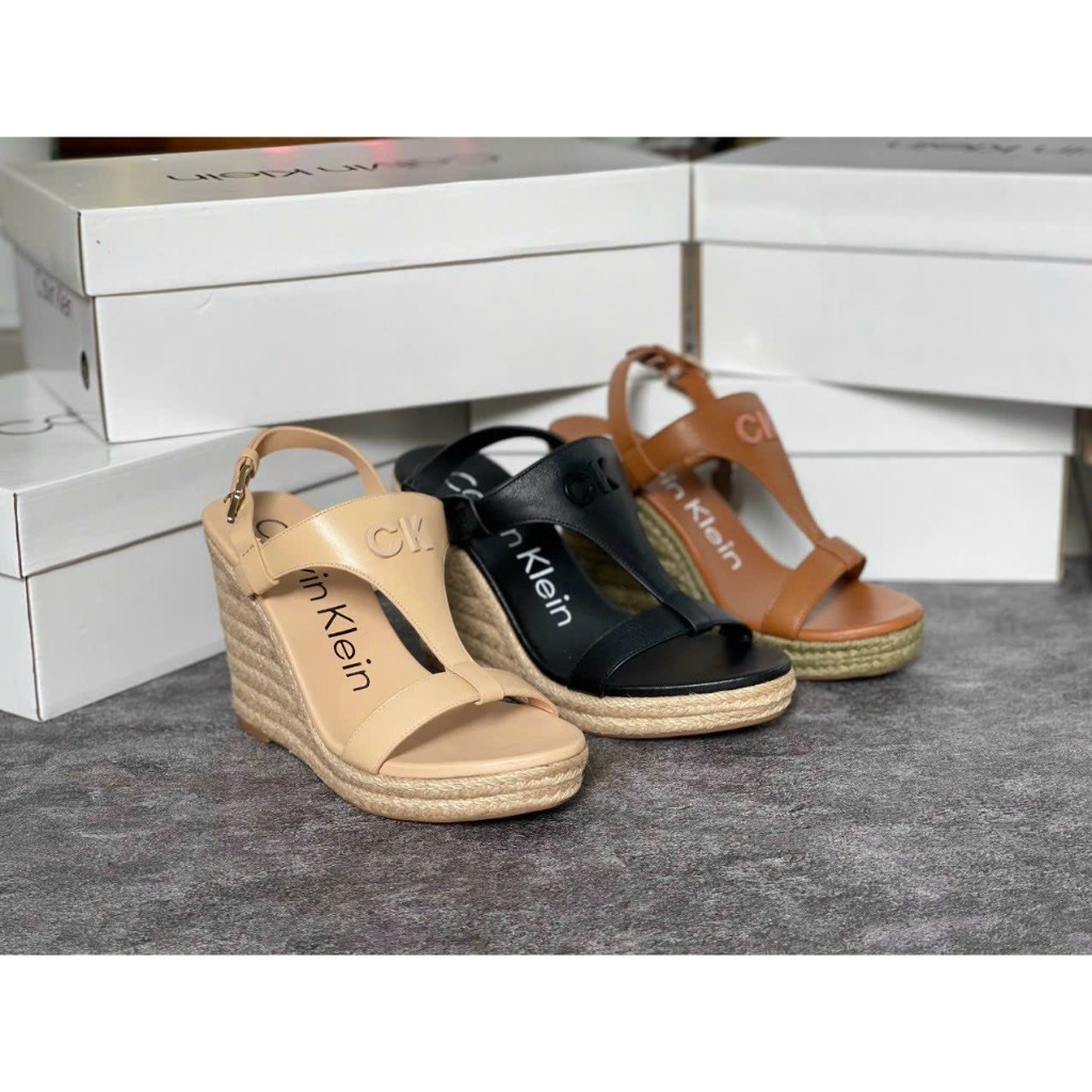 Sandal đế xuồng CK Calvin Klein Women's Blinda Wedge Sandal đế 9 phân, mũi 2 phân