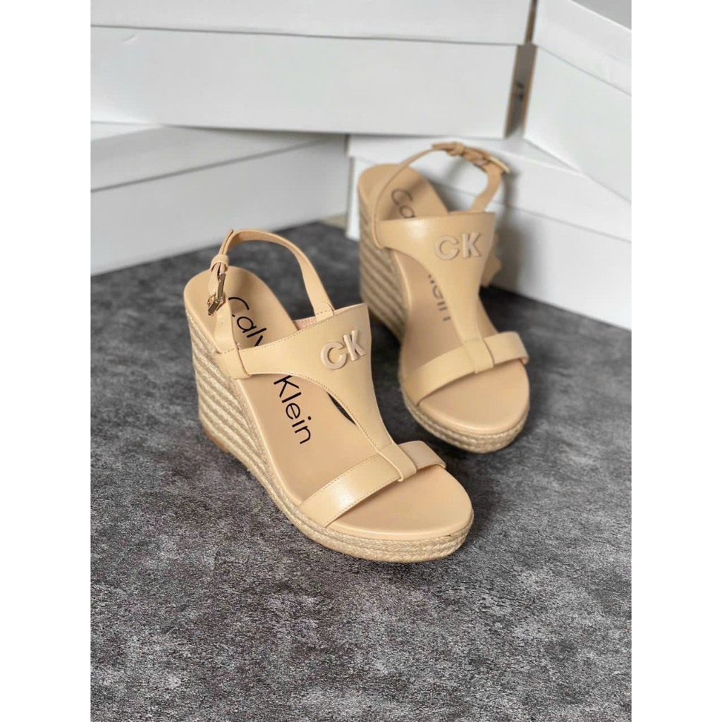 Sandal đế xuồng CK Calvin Klein Women's Blinda Wedge Sandal đế 9 phân, mũi 2 phân