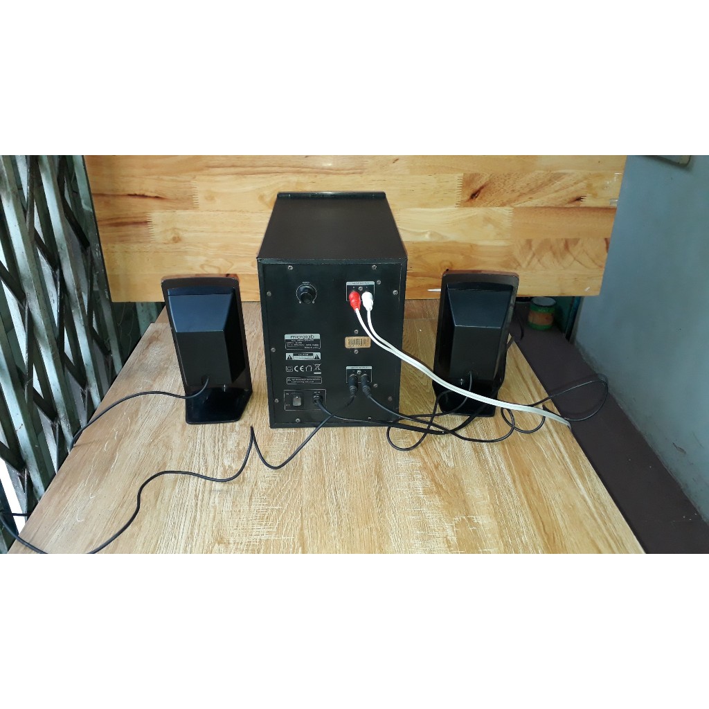 Loa vi tính 2.1 – Microlab M-700 hoặc M-700U