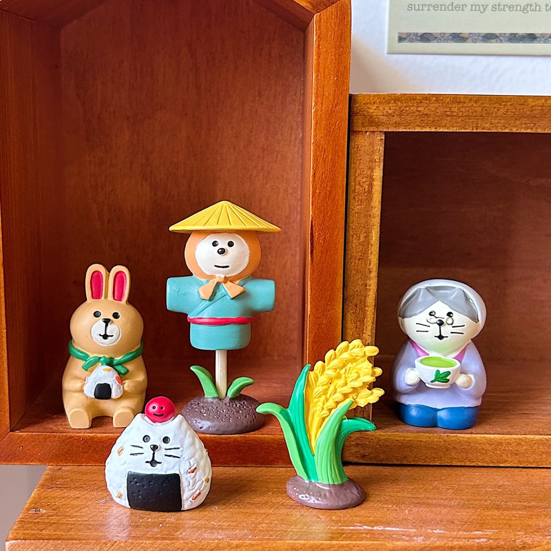 Mô hình mèo chủ đề mùa lúa chín