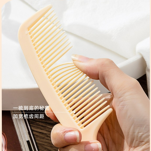 Set 4 chi tiết gương kèm lược massage da đầu màu cafe sữa cute