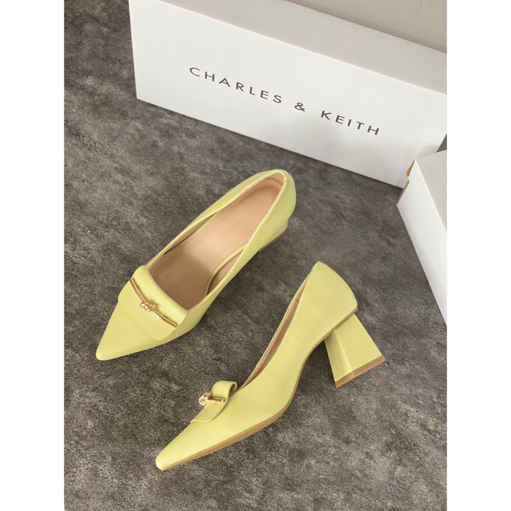 Giày cao gót bít mũi CK Knotted Metallic Accent 5 phân fullbox Fom lớn lùi nữa size