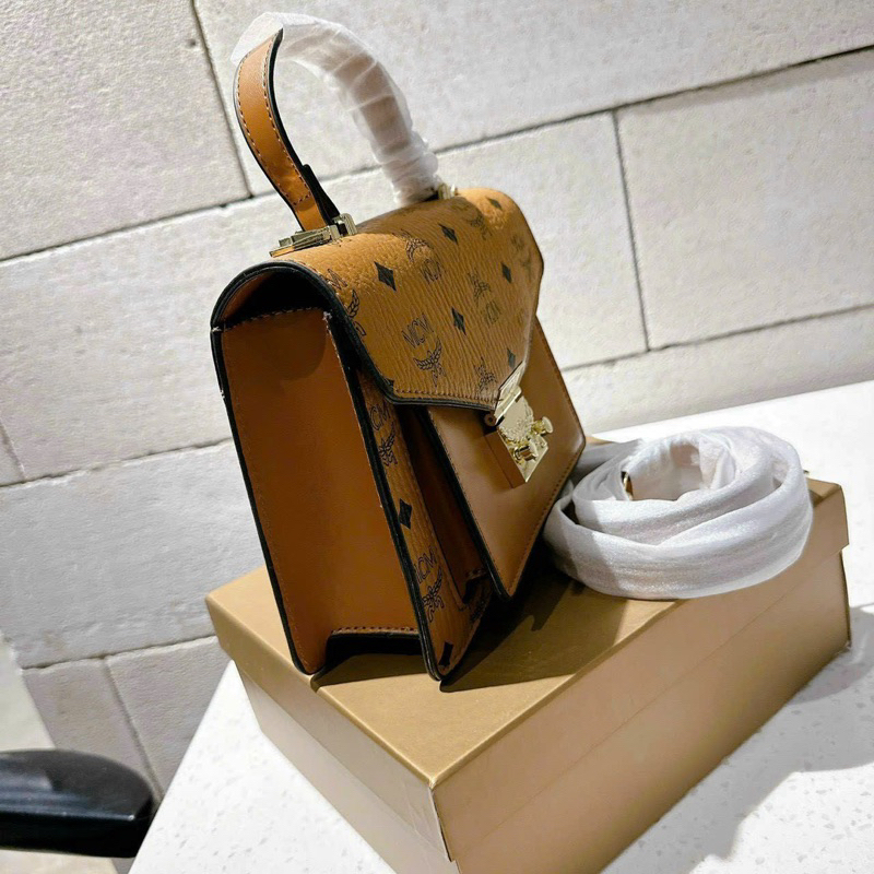 Túi MCM cầm tay sz 22cm full hộp xinh