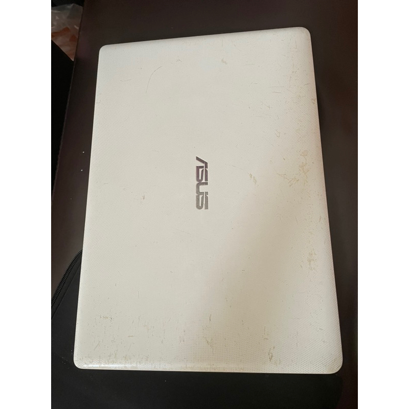 Laptop cũ Asus còn dùng bình thường