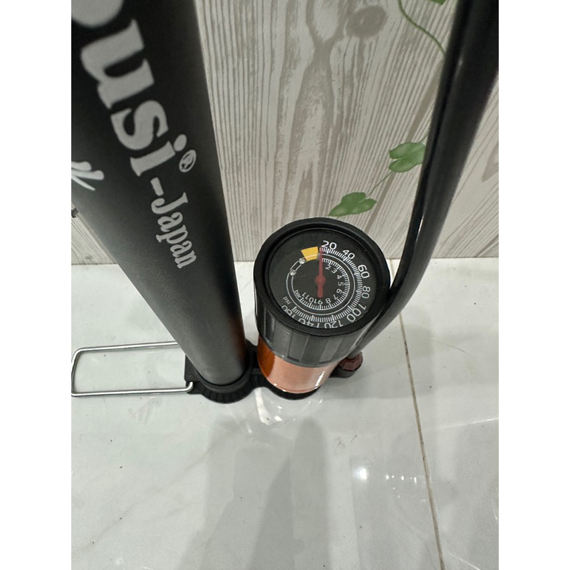 Bơm xe đạp xe máy kapusi có đồng hồ bơm