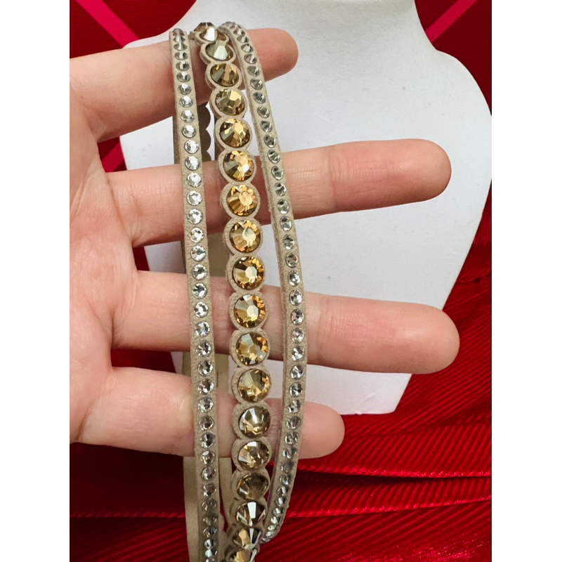 Dây chuyền ngắn bằng da đính hạt