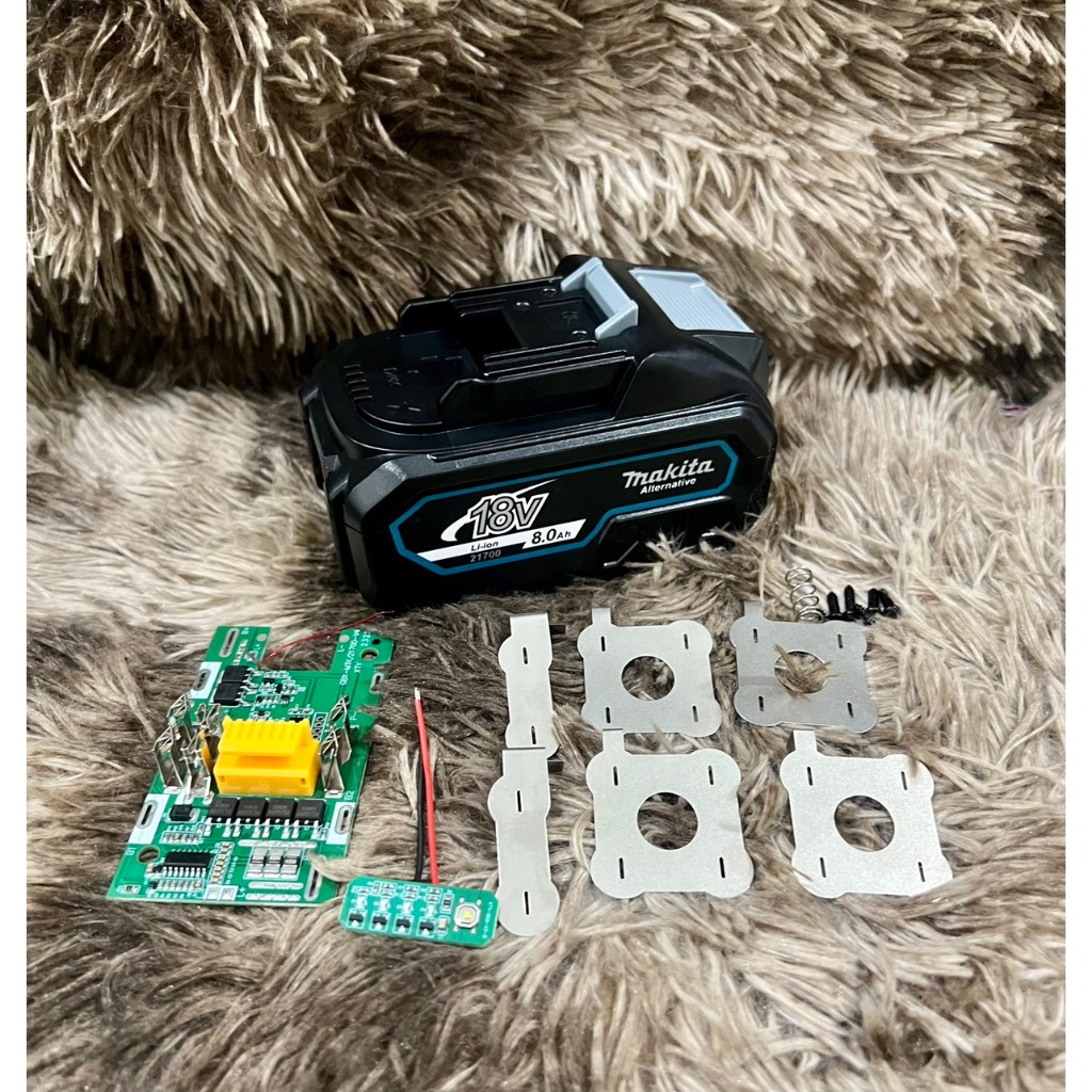 Vỏ mạch Makita 5s-2p 18V 8AH cell 21700 mạch nhận sạc zin, có Led báo pin và tem đáy. BN.