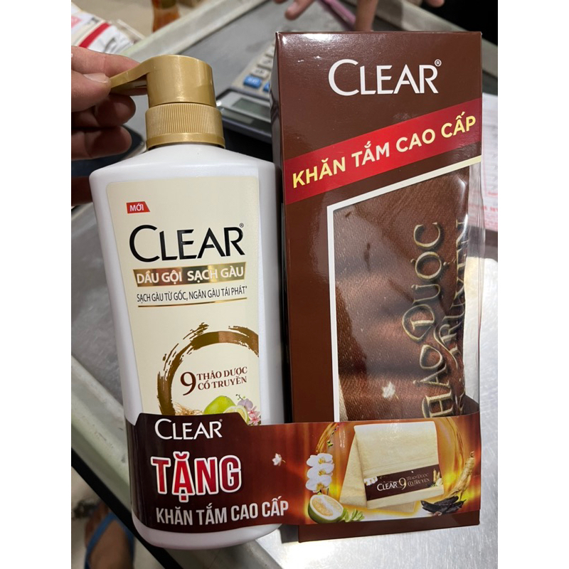 Dầu gội sạch gàu Clear Botanique 630g/chai