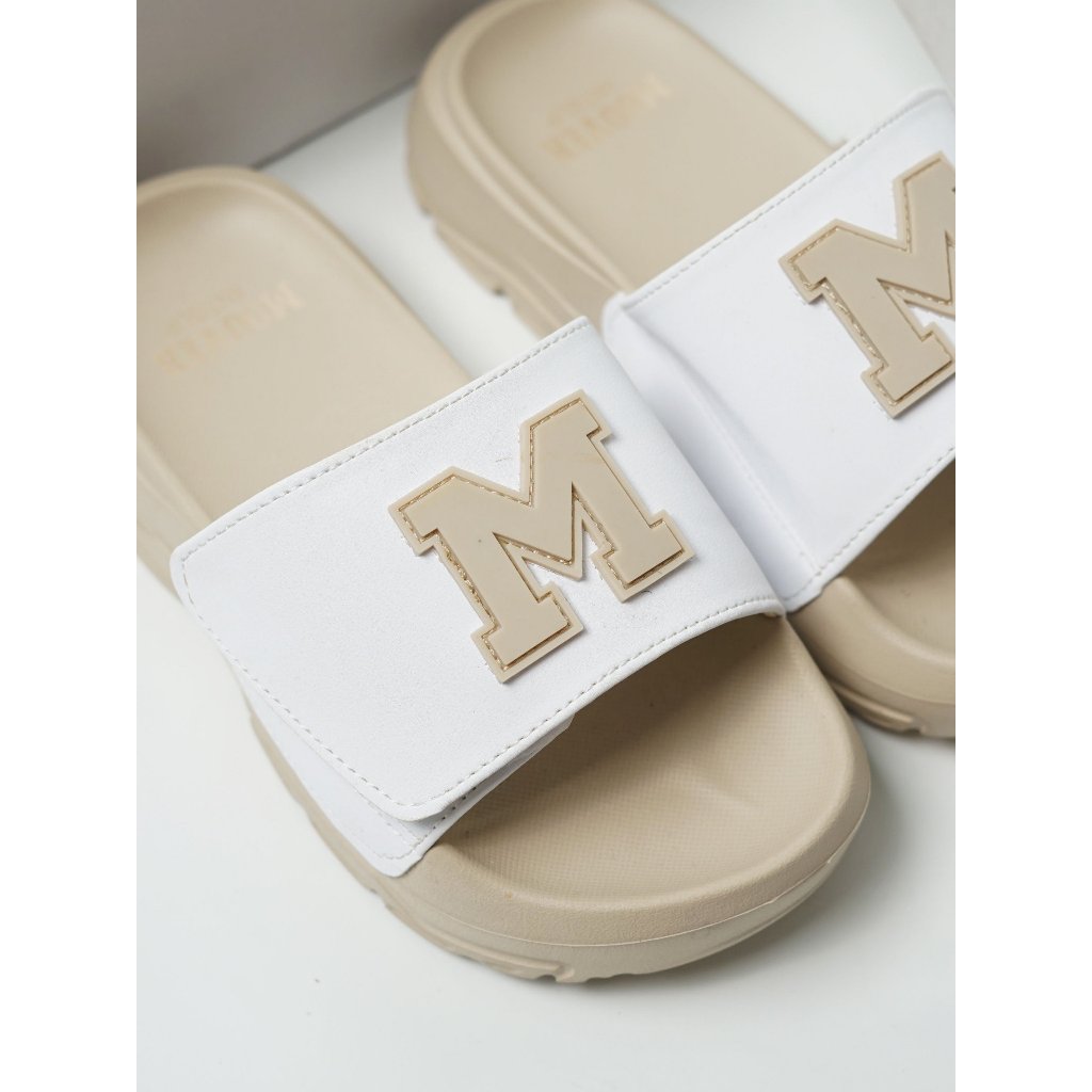 Dép quai ngang dán Moover Logo, nhẹ chân, hắc dáng, dế phối đồ, mẫu mới