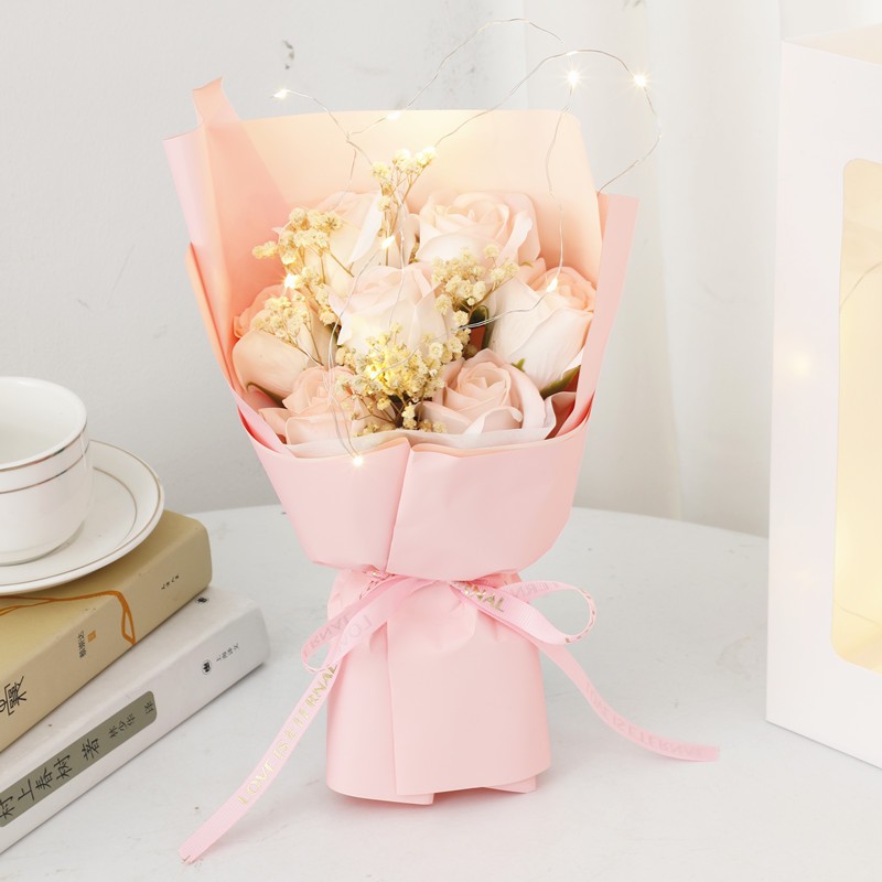 Bó hoa sáp kèm đèn led,thiệp và túi siêu xinh tặng mẹ, tặng bạn gái,tặng thầy cô 20/10,20/11,8/3