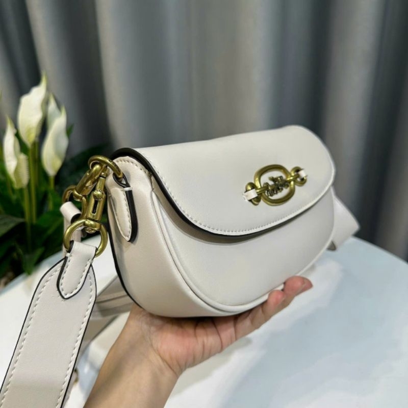 ✨✨Coach Harley Crossbody bag✨✨ CM702🌟Mẫu coach dáng bầu đơn giản, dễ phối
