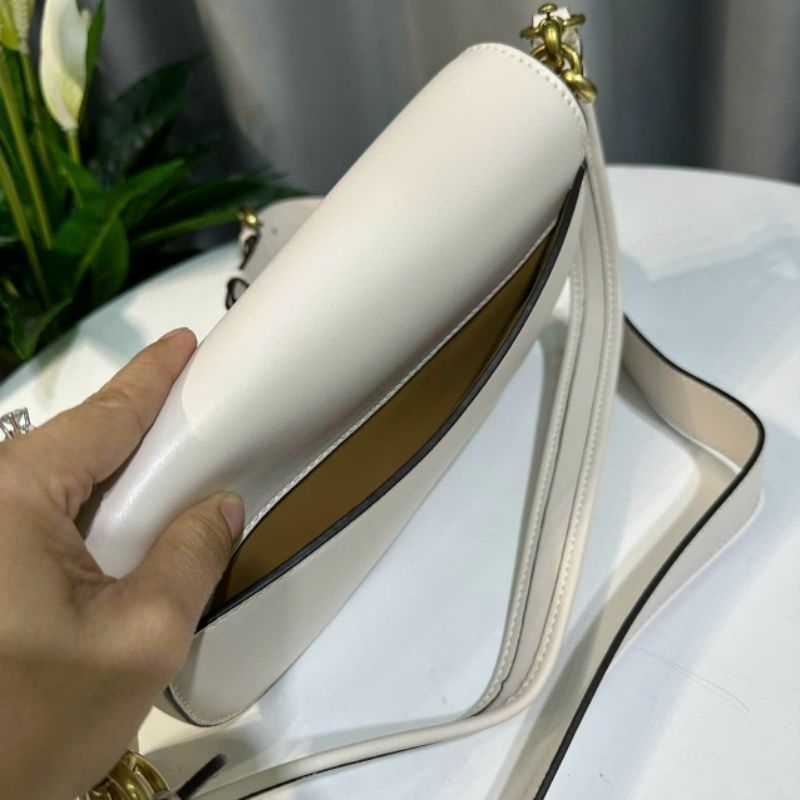 ✨✨Coach Harley Crossbody bag✨✨ CM702🌟Mẫu coach dáng bầu đơn giản, dễ phối