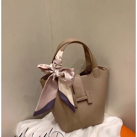 Túi xách Bucket CHIO2ND  chính hãng HM136 kèm dây đeo chéo, tặng kèm khăn