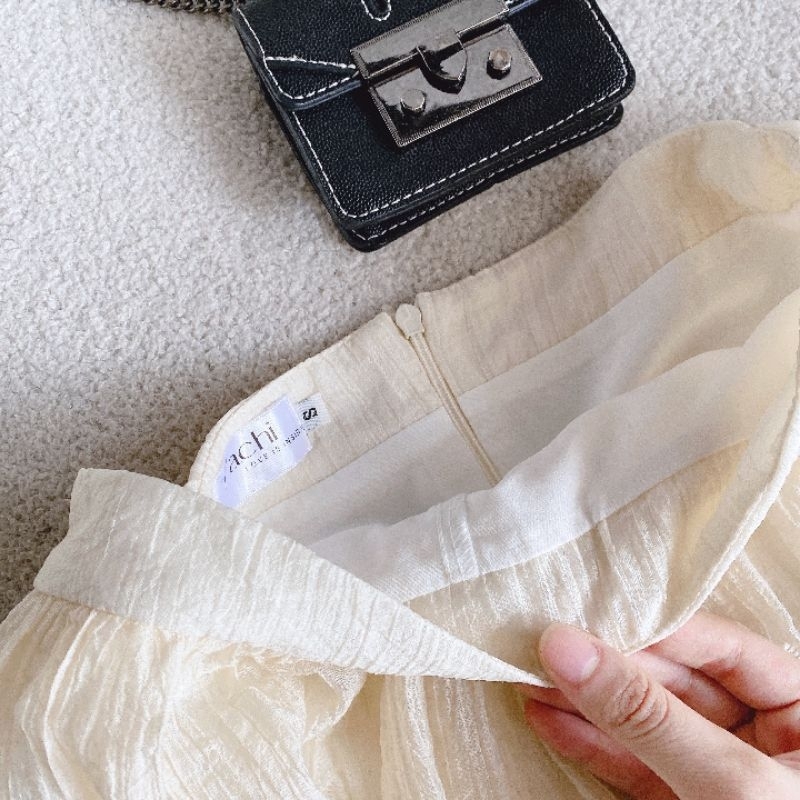 SET ÁO LỆCH VAI KẾT HOA NHÚN RÚT THÂN +  CHÂN VÁY