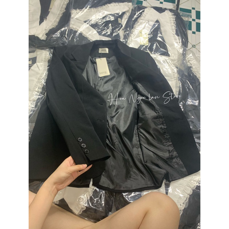 Áo khoác vest blazer xuông 2 màu mai phương bùi fulltag mac 2 tem