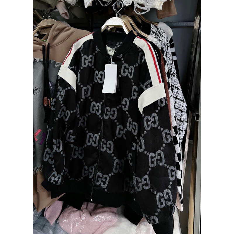 ÁO KHOÁC BOMBER IN FULL GG PHỐI VAI SIÊU HOT—-HANFASHION