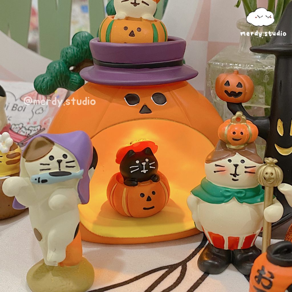 Mô hình mèo Meo Halloween trang trí bàn học