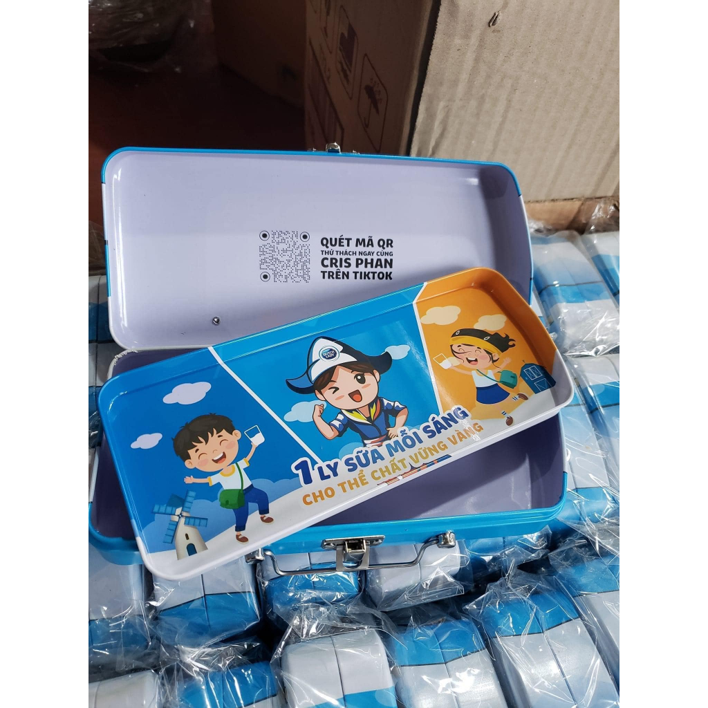 Hộp Bút sắt 2 tầng Hình Oto Có bánh Xe dễ thương cho bé đựng dụng cụ học tập, bút, thước mang tới lớp.