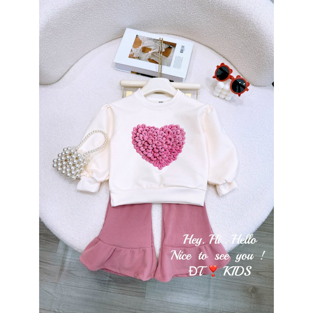 Bộ quần áo bánh bèo bé gái xinh sắn