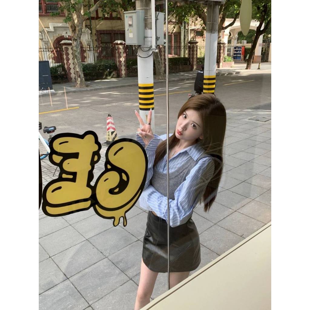 Set Đồ Nữ Áo Len Croptop Không Tay Áo Gile Len Màu Xám, Áo Sơ Mi Croptop Dài Tay Kẻ Sọc Set Áo Kiểu Hàn Quốc SD690