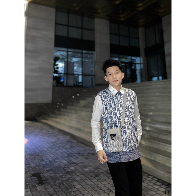 𝐍𝐞𝐰𝐰𝐰 𝐃𝐈𝐎𝐑 𝐂𝐃𝟐𝟎𝟐𝟑𝐅𝐖 𝐥𝐞𝐧 𝐝𝐞̣̂𝐭 𝐤𝐢𝐦 𝐩𝐡𝐢𝐞̂𝐧 𝐛𝐚̉𝐧 𝐜𝐚𝐨 𝐜𝐚̂́𝐩  Kiểu dáng phù hợp cho cả nam và nữ   Size XS S M