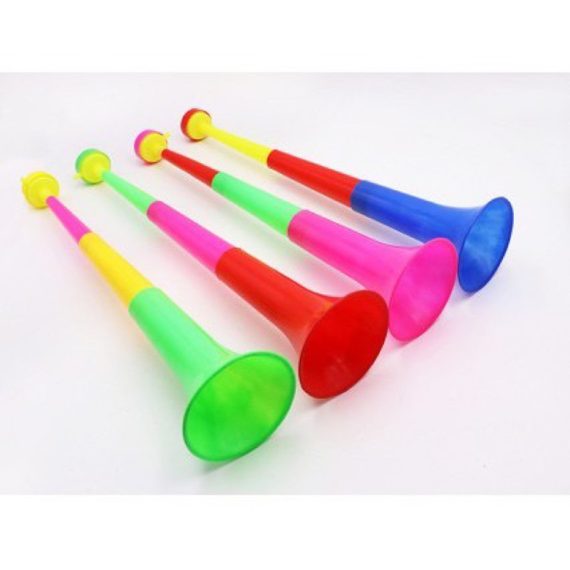 Kèn ba khúc cổ vũ bóng đá kêu to