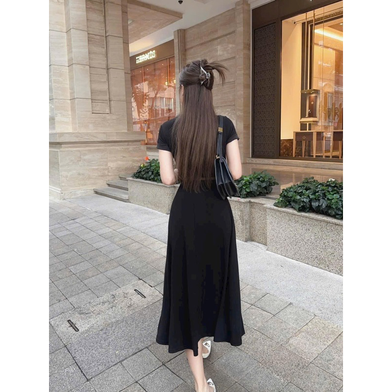 Đầm thời trang nữ mặc đi chơi dáng váy dài xoè cổ tròng chất vải thun tăm lạnh có kèm dây nịt.