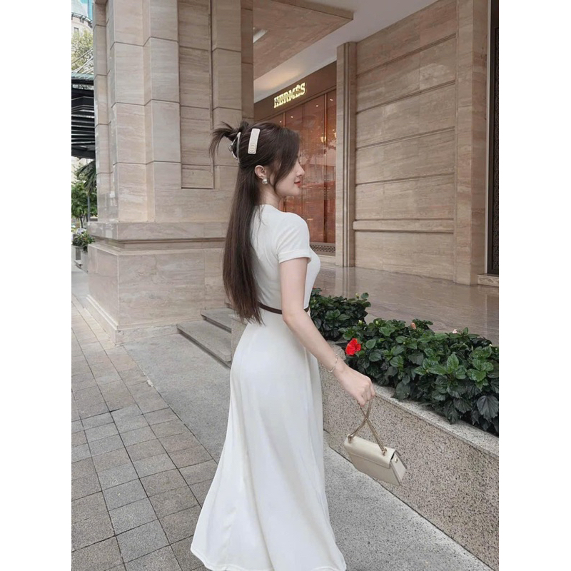 Đầm thời trang nữ mặc đi chơi dáng váy dài xoè cổ tròng chất vải thun tăm lạnh có kèm dây nịt.