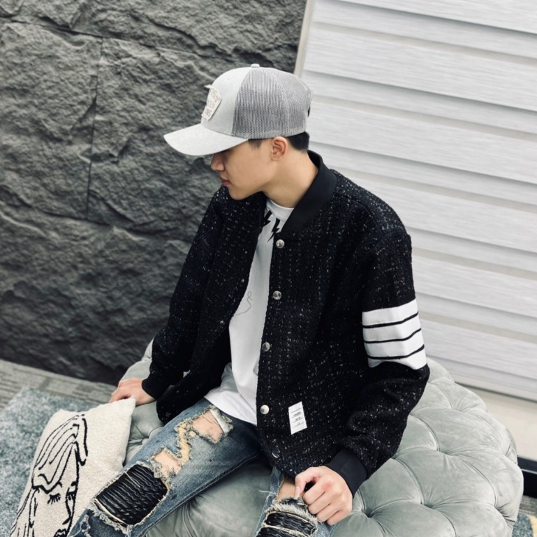 Áo Khoác Bomber Kim Tuyến 4 Sọc Trắng Tay Áo 2 Lớp - Áo Bomber Nam Nữ Dày Dặn Phong Cách Trẻ