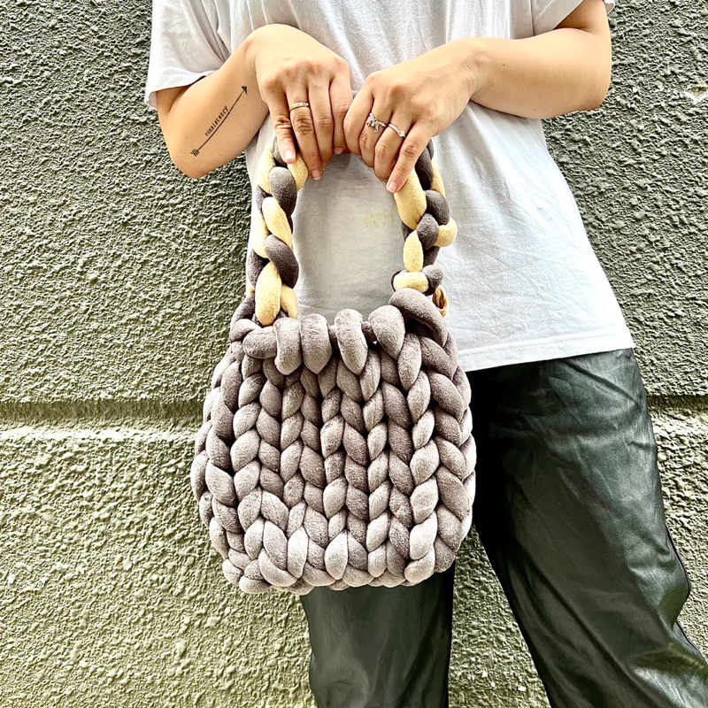 TÚI SI CẦM TAY CHUNKY COTTON XÁM NÂU